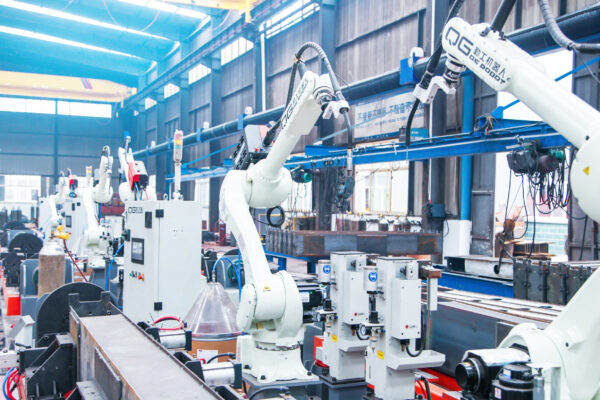 End Beam Robot Welding → 0.02mm Precision